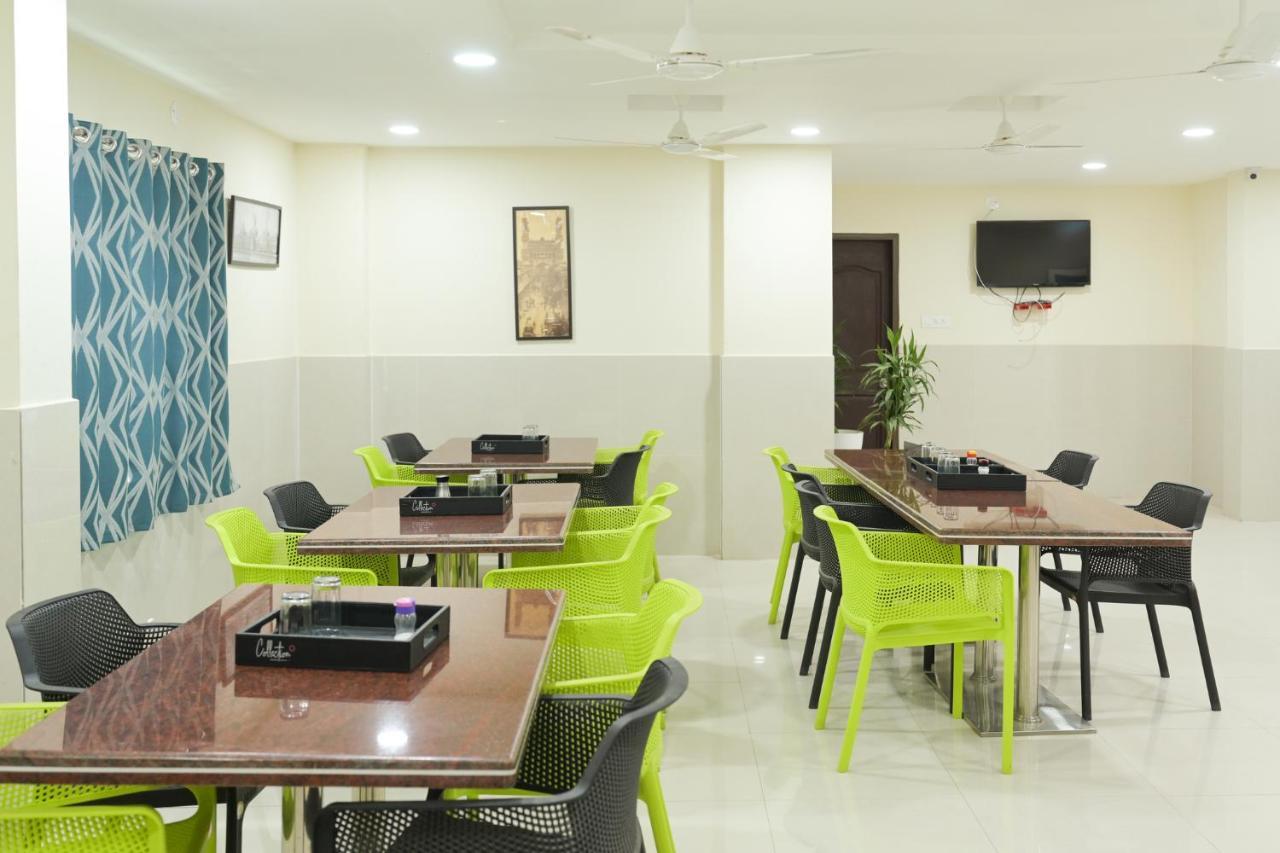 Voila At Nest Hotell Hyderabad Exteriör bild