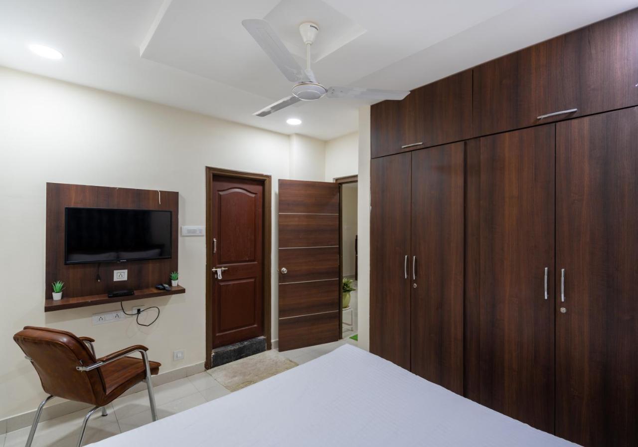 Voila At Nest Hotell Hyderabad Exteriör bild