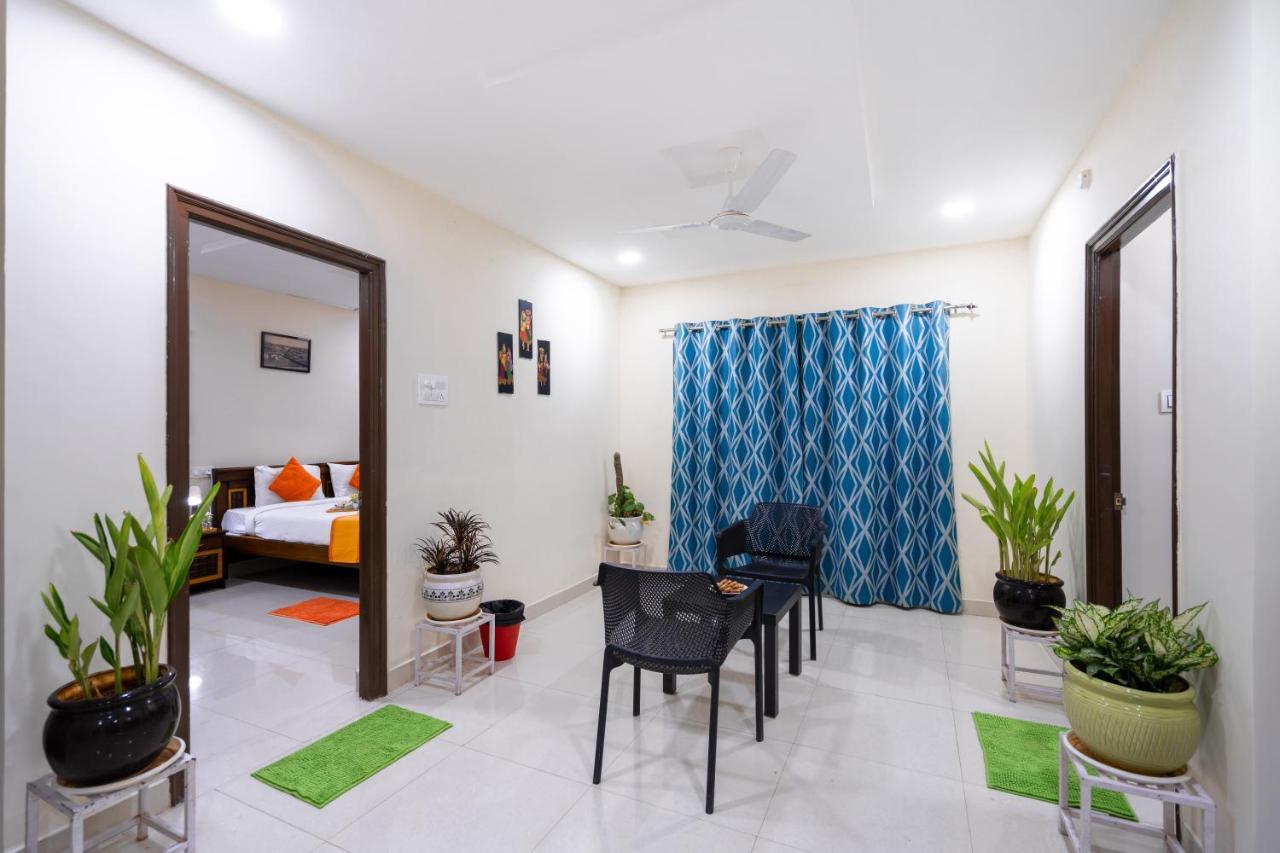 Voila At Nest Hotell Hyderabad Exteriör bild