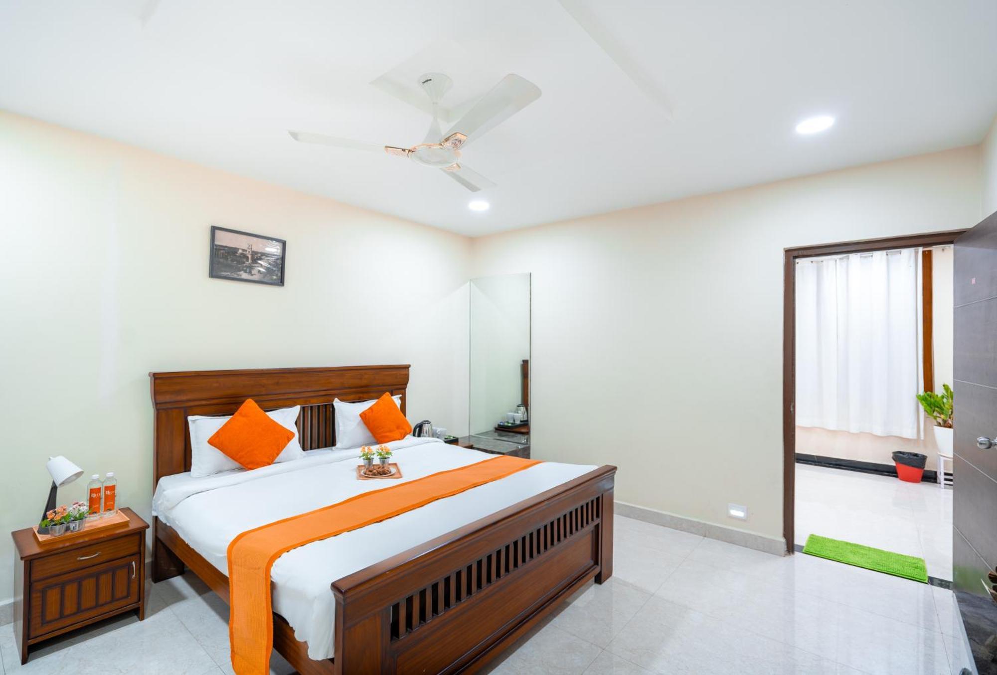 Voila At Nest Hotell Hyderabad Exteriör bild