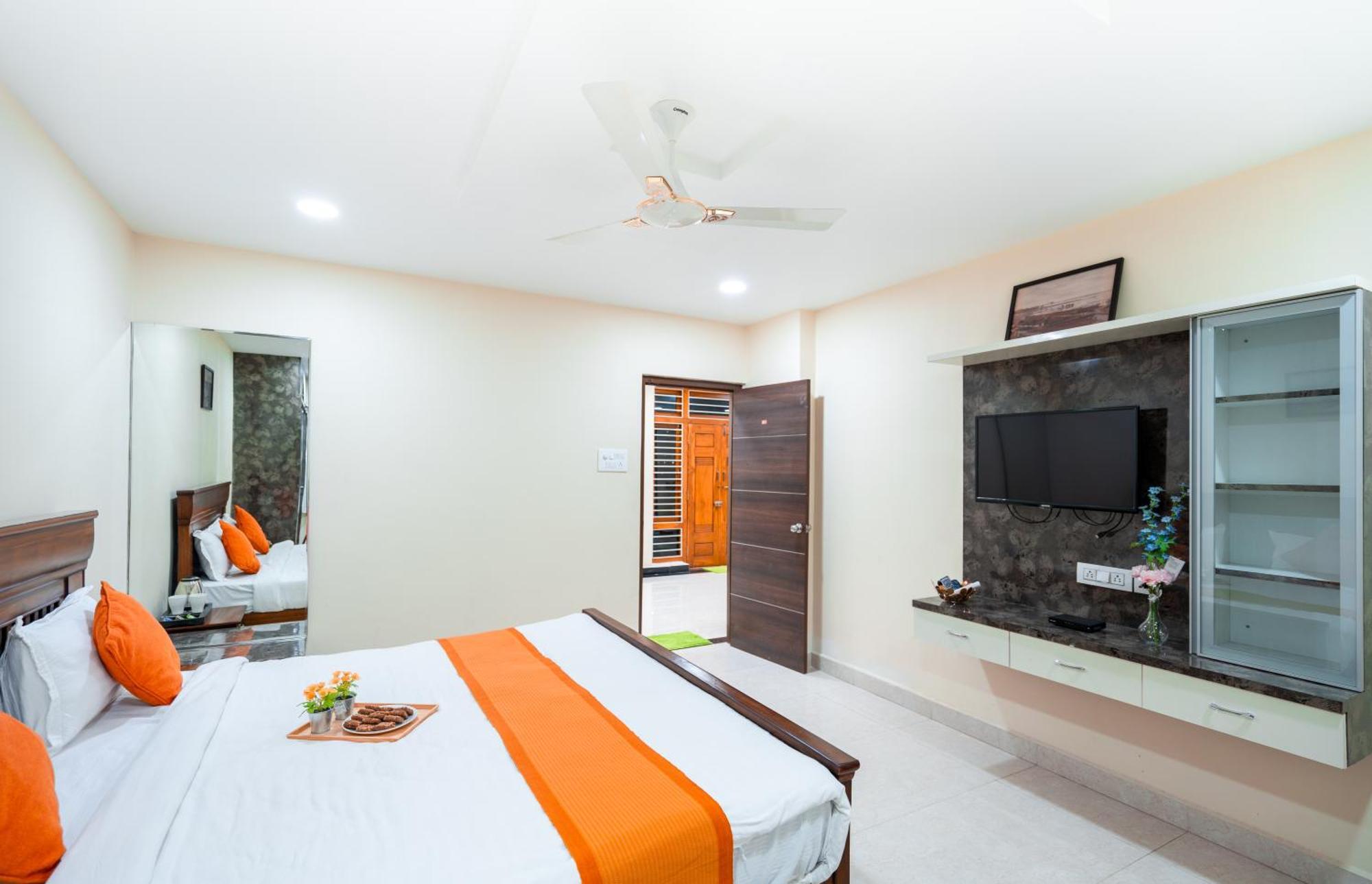 Voila At Nest Hotell Hyderabad Exteriör bild